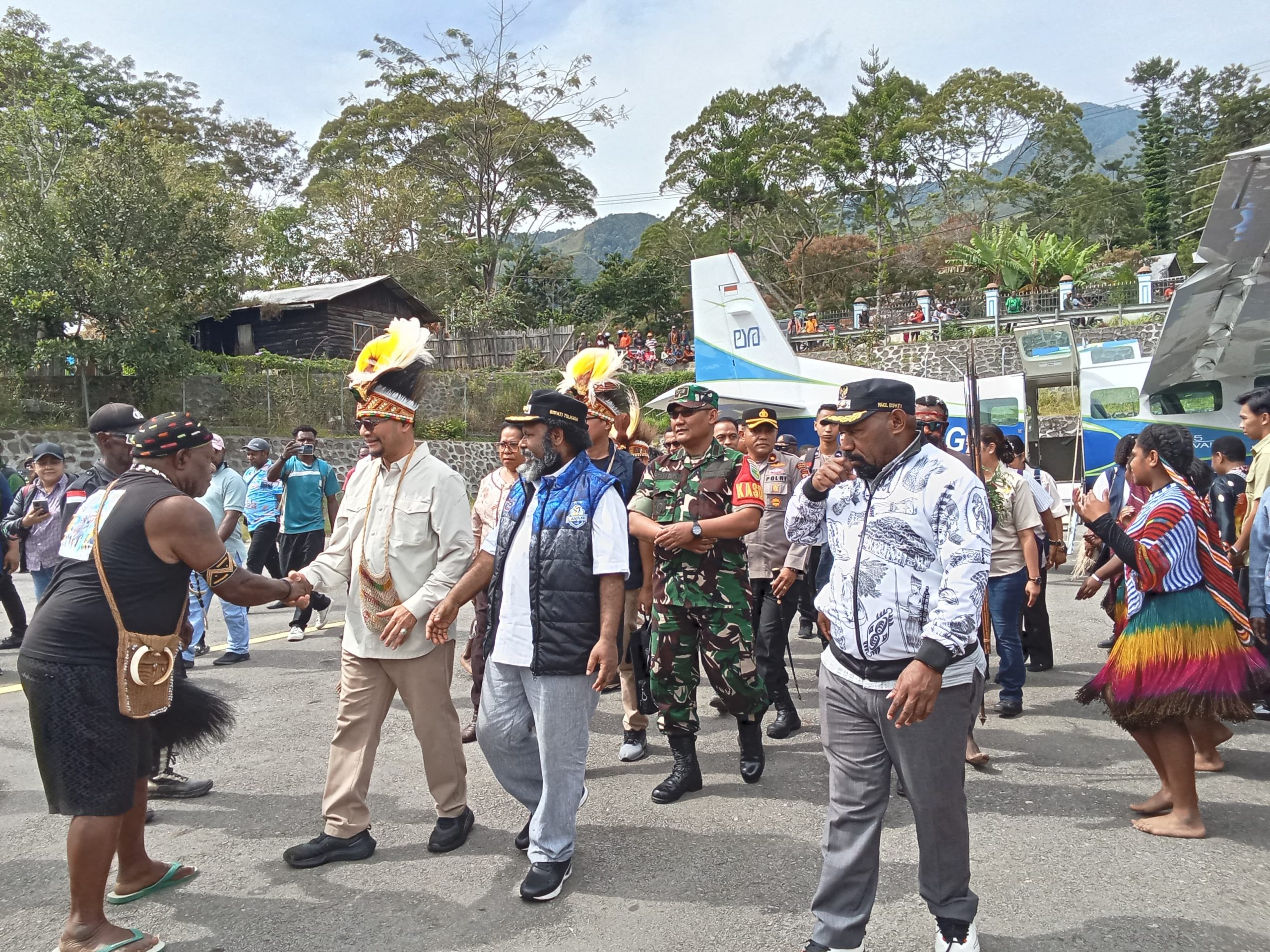 Kementerian PKP dan Bupati Tolikara Tinjau Lokasi Pembangunan Rumah Sehat, TNI-Polri Lakukan Pengamanan Ketat