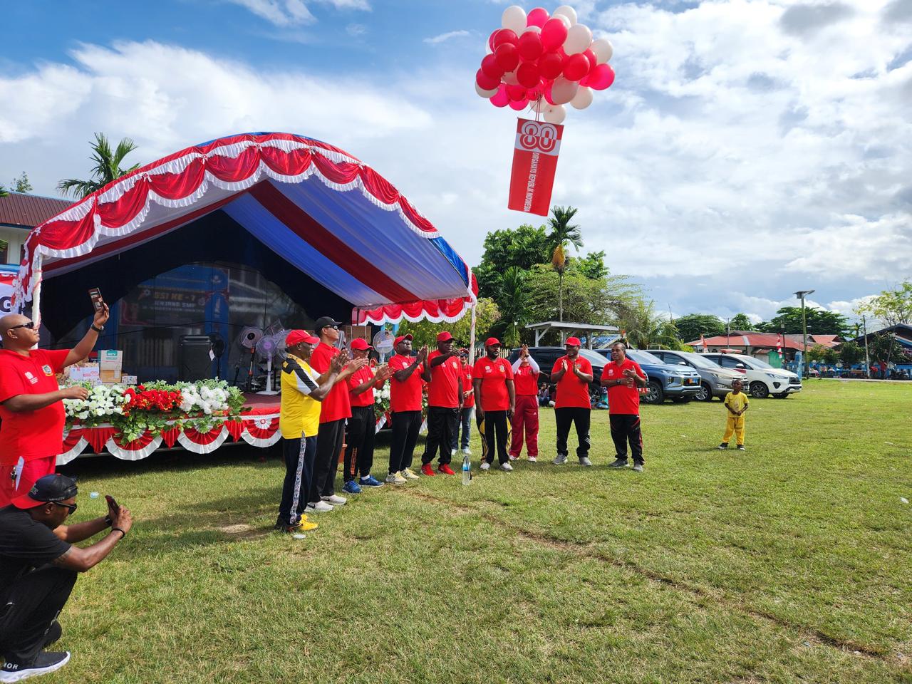 Wakapolres Sarmi Ikuti Gerak Jalan Santai Launching Gebyar 80 Tahun Indonesiaku