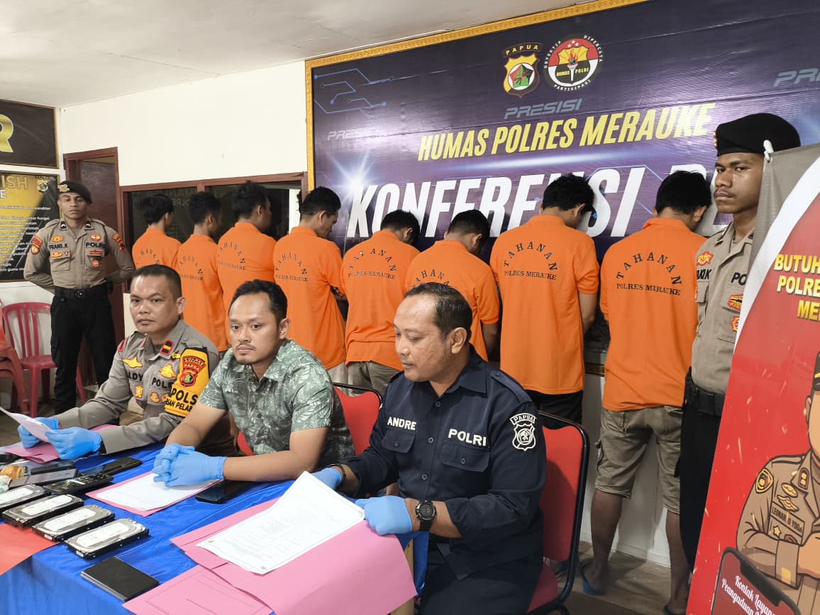 Polres Merauke Gelar Konferensi Pers Kasus Pengoroyokkan Yang Mengakibatkan Korban MD Di Atas Kapal KM Tatamailau