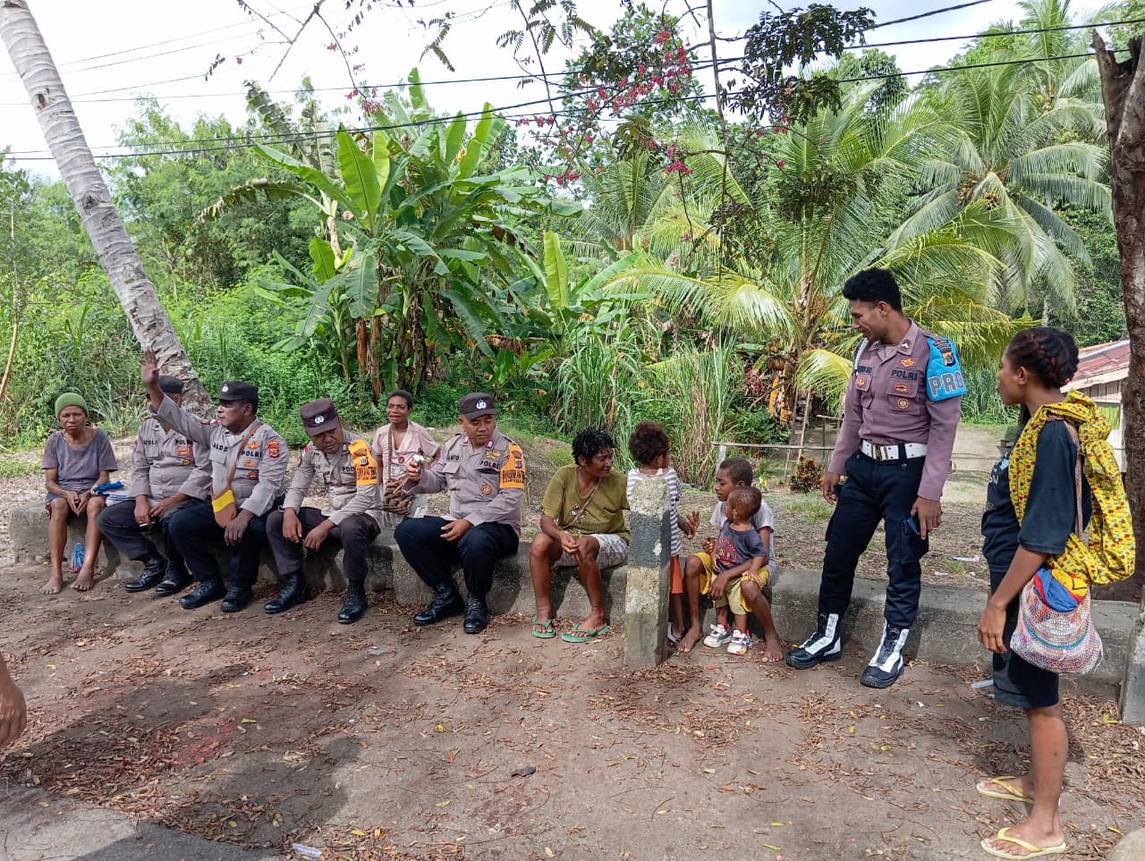 Ciptakan Rasa Aman di Wilayah Perbatasan, Polsek Waris Polres Keerom Gencarkan Patroli dan Sambang