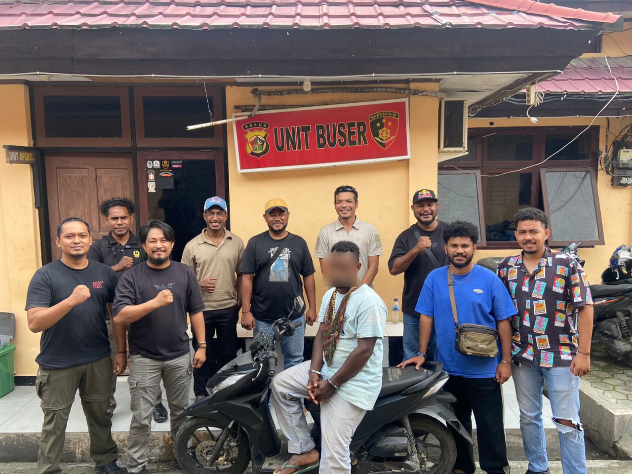 Tim Opsnal Polres Jayapura Tangkap Penadah Motor Curian di Doyo Baru