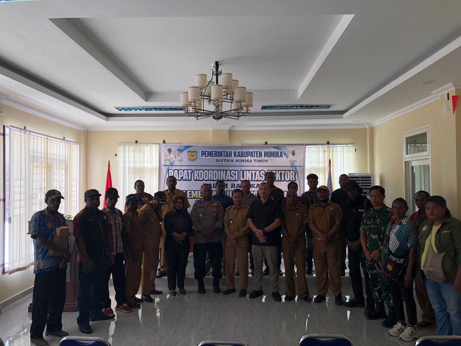 Kapolsek Mimika Timur Hadiri Rapat Koordinasi Implementasi UU Desa Digelar di Mimika Timur, Kepala Kampung Diminta Transparan Kelola Dana Desa.