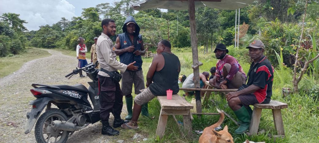 Kapolsubsektor Risei Sayati Sambangi Warga Kampung Daimboa, Ajak Jaga Kamtibmas Kondusif