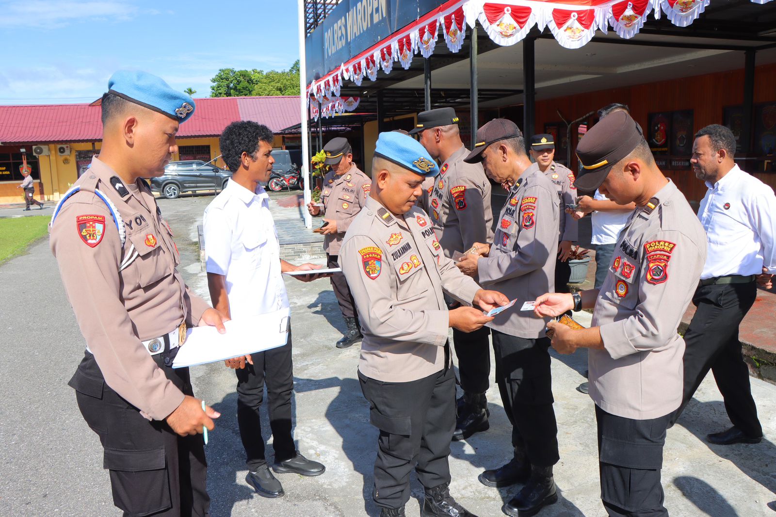 Melalui Gaktiblin, Polres Waropen Wujudkan Personel Polri yang Disiplin dan Berintegritas