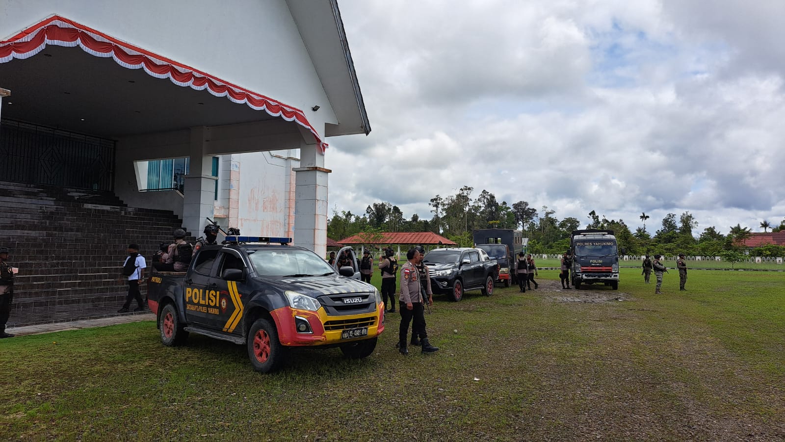 Polres Yahukimo dan Brimob Yon A BKO Intensifkan Patroli Gabungan di Dekai, Situasi Aman Kondusif