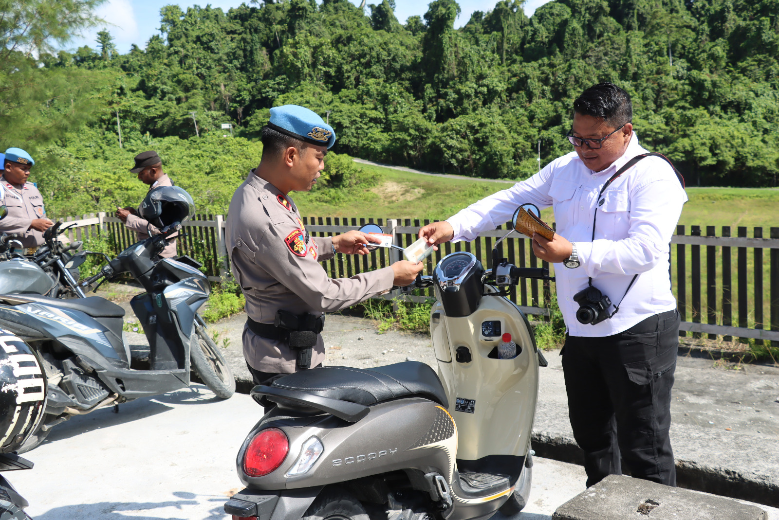 Usai Apel Pagi, Polres Sarmi Gelar Pemeriksaan Disiplin dan Kendaraan Personel
