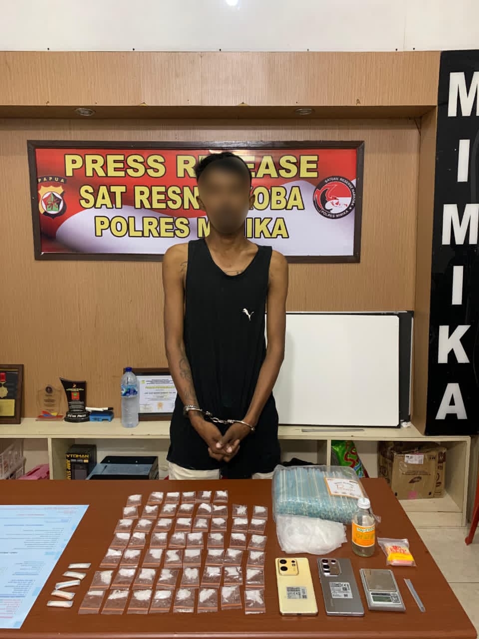 Polres Mimika Bekuk Dua Pengedar Sabu, Amankan Puluhan Paket Siap Edar