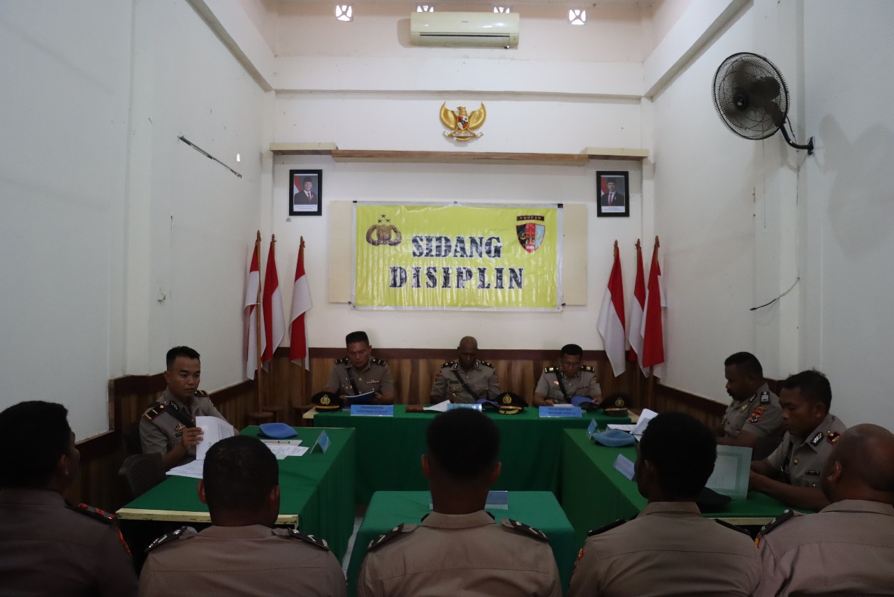 Tegakkan Kedisiplinan, Polres Sarmi Sidangkan Lima Personel Terlibat Disersi