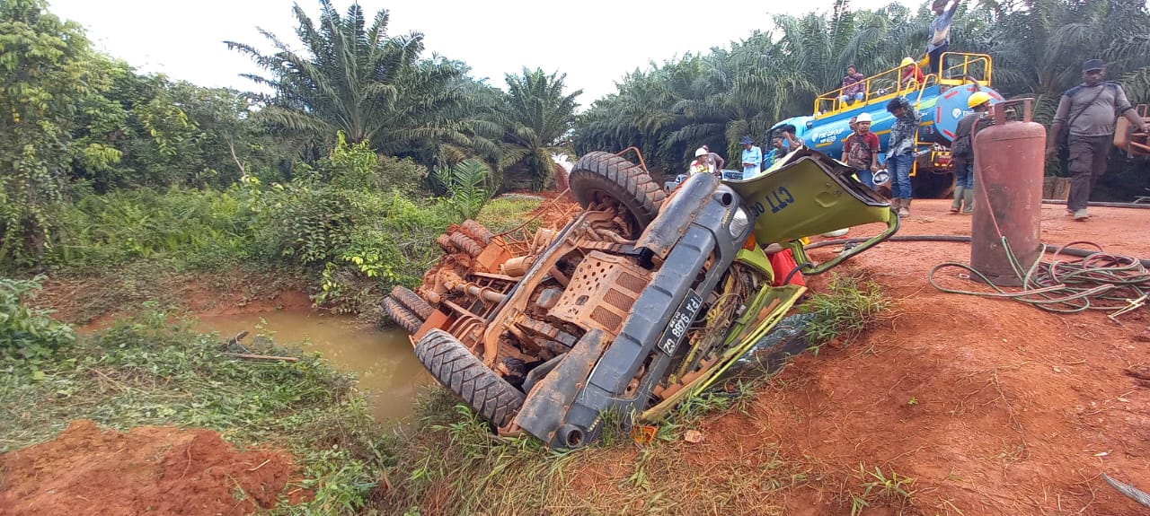 Polsek Muting Sigap Tangani Kecelakaan Tunggal Truk CPO, Sebabkan Satu Korban Meninggal, dua korban luka – luka