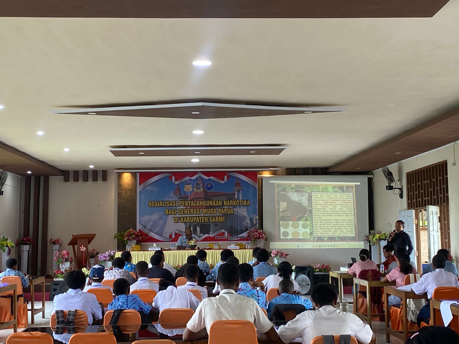 Cegah Generasi Muda Terjerumus Narkoba, Sat Resnarkoba Polres Sarmi Lakukan Sosialisasi di Kalangan Pelajar