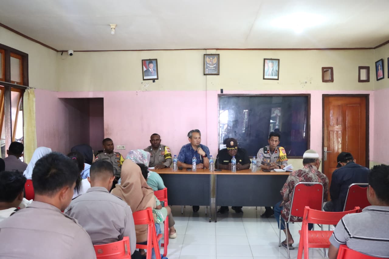 Sat Binmas Polres Tolikara Gelar Silahturahmi dengan Para Pedagang Ampera