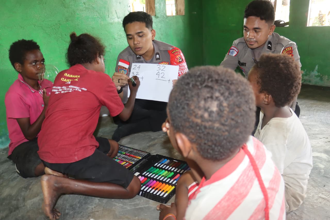 Satgas Si Ipar Polres Yahukimo Kembali Melakukan Kelas Ceria