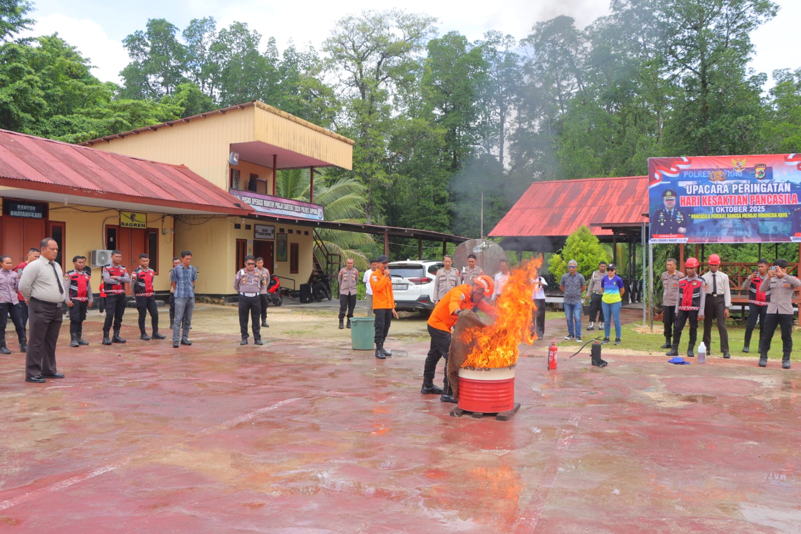 Polres Supiori Gelar Pelatihan Penanggulangan Kebakaran Menggunakan Apar