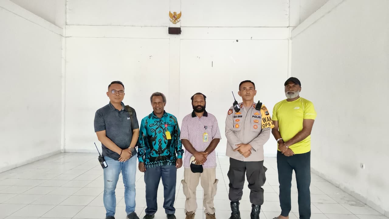 Polres Yalimo Menyambut Kedatangan Tim Komnas HAM untuk Memantau Situasi Pasca Kerusuhan