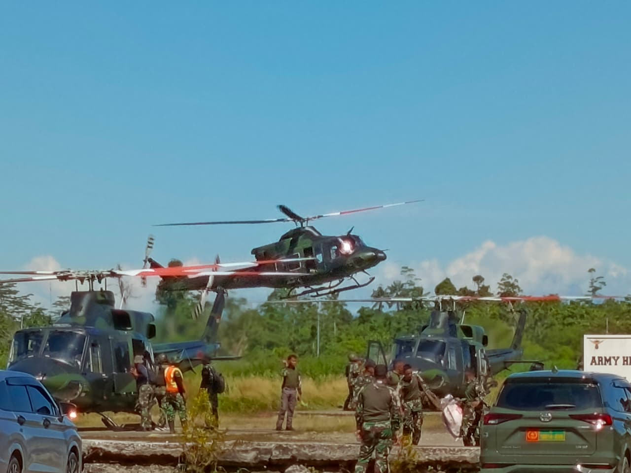 Evakuasi Jenazah Prajurit TNI Korban Penembakan KKB di Bandara Mozes Kilangin Timika Berjalan Lancar