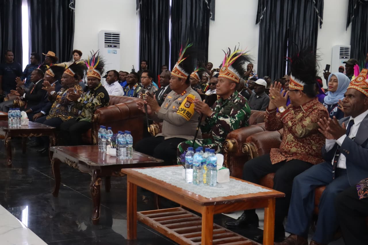 TNI-POLRI Amankan Pembukaan Rapat BPL GIDI Dan Peresmian Gedung Gereja GIDI Siloam