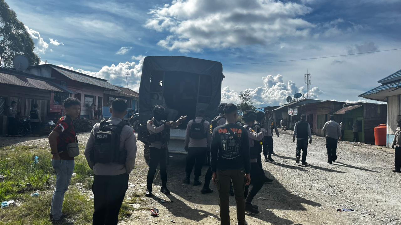 Regu II Siaga Polres Tolikara Laksanakan Patroli Mencegah Gangguan Kamtibmas