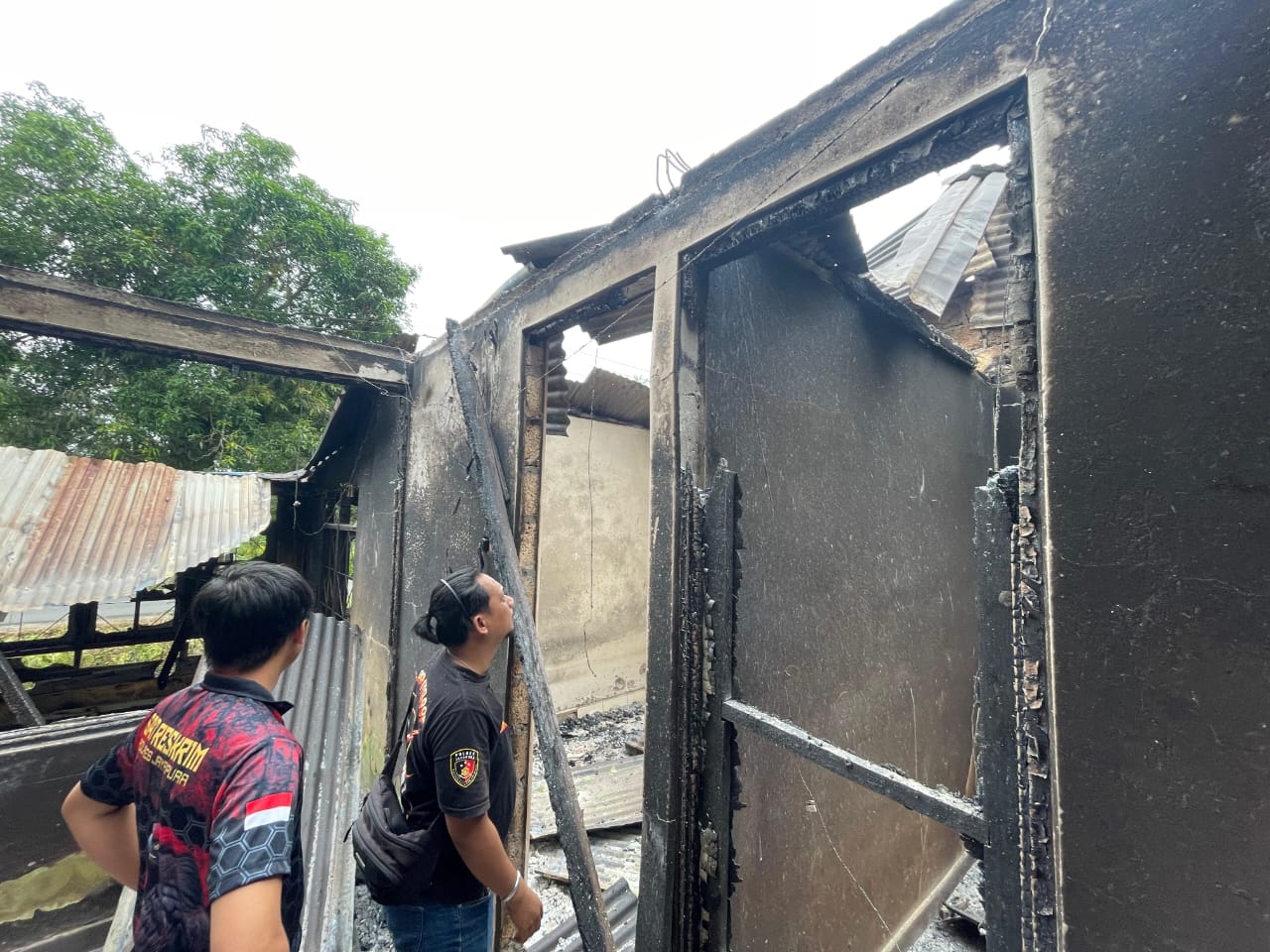 Polres Jayapura Lakukan Olah TKP Kebakaran Rumah di Kampung Waya, Distrik Depapre