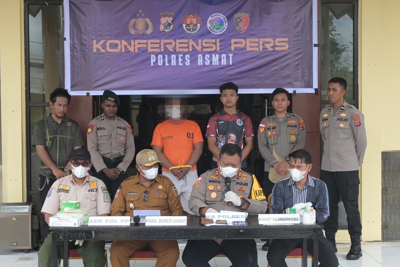 Polres Asmat Ungkap Jaringan Produksi dan Peredaran Miras Ilegal Jenis “Sopi Kaki Anjing”