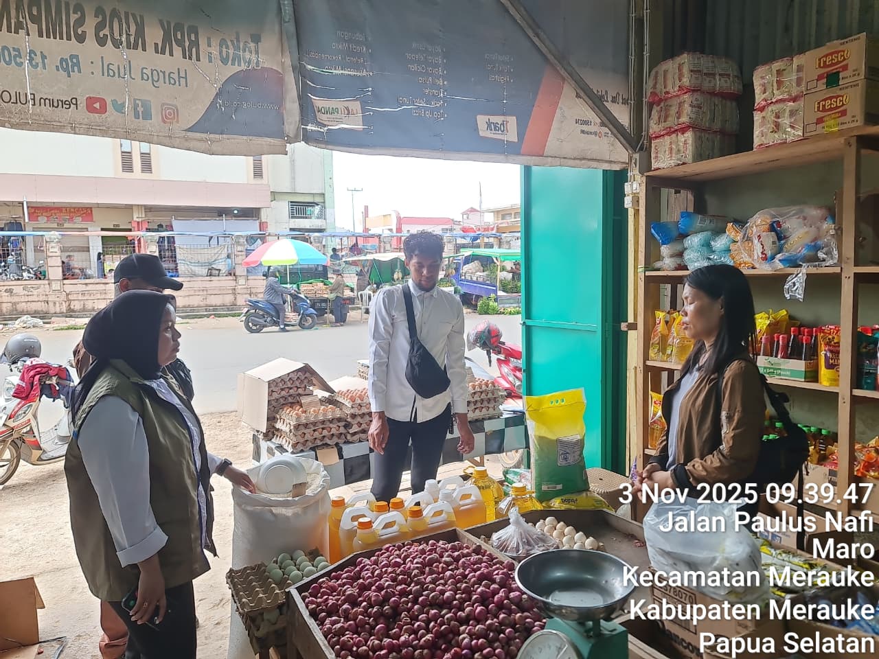 Tim Satgas Pengendalian Harga Merauke Lakukan Pengecekan Harga Beras di Pasar Wamanggu