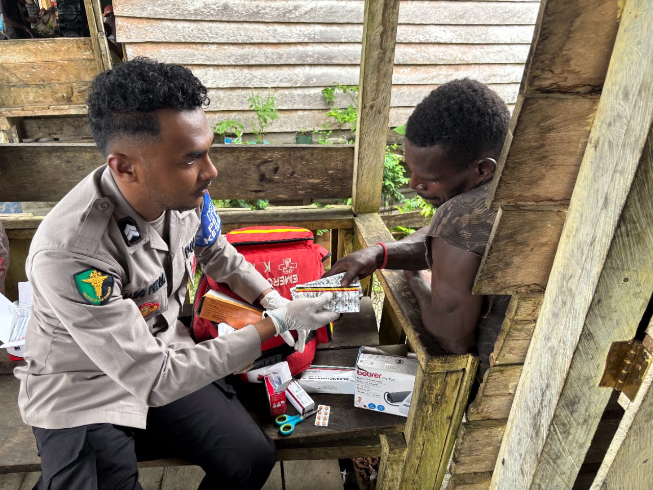 Satgas Keladi Sagu Polres Yahukimo Hadirkan Pelayanan Kesehatan