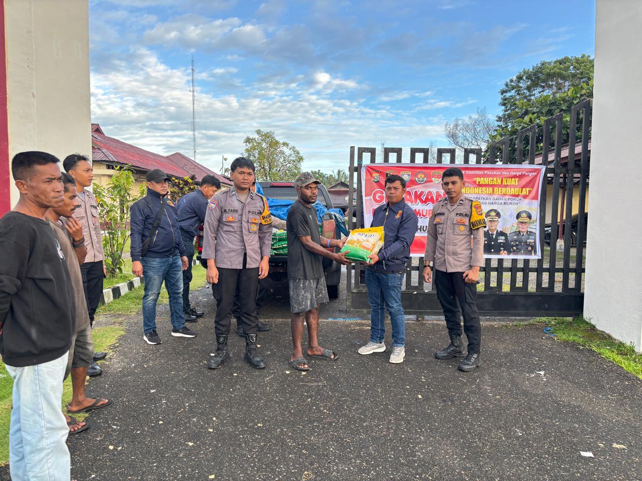 Polres Yahukimo Gelar Penjualan Beras Murah Gpm Untuk Ringankan Beban Masyarakat