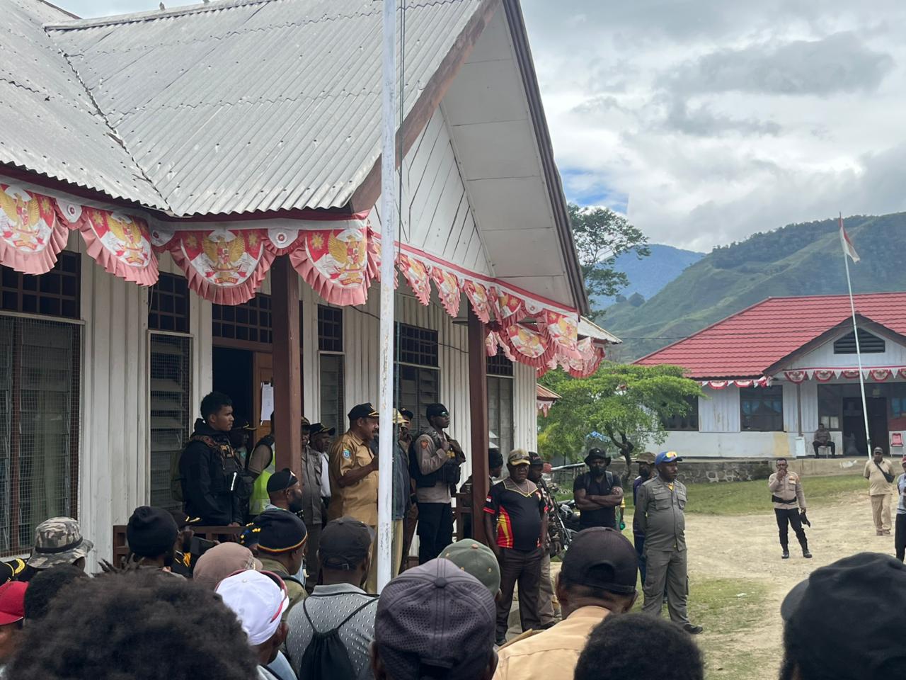 Hari ke-17 Penyaluran Dana Desa Tahap I Tahun Anggaran 2025 di Kabupaten Tolikara Berjalan Aman, Tentram, Lancar dan Kondusif