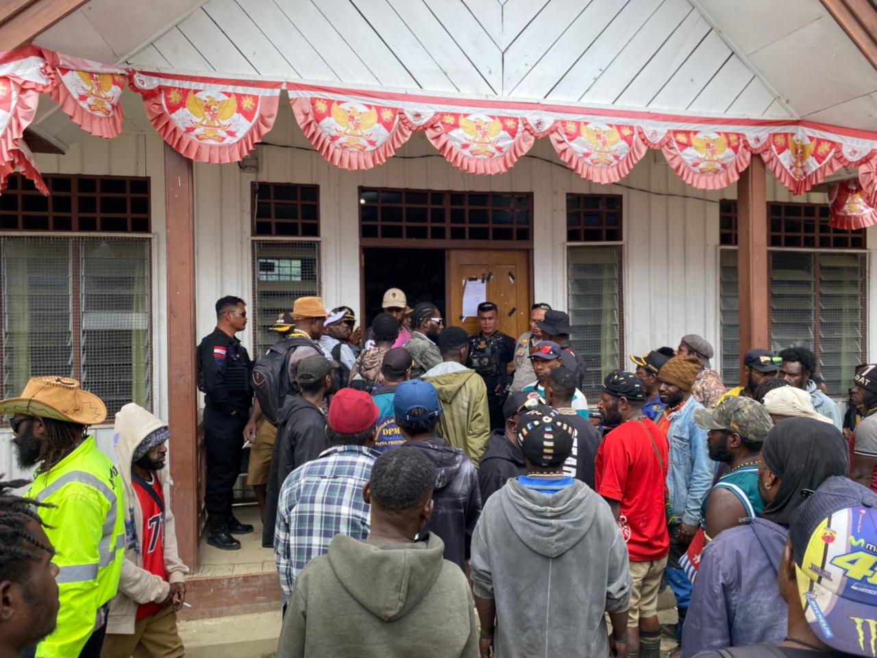 Masuk Hari ke-18 Penyaluran Dana Desa Tahap I Tahun Anggaran 2025 di Kabupaten Tolikara Berjalan Aman, Tentram, Lancar dan Kondusif