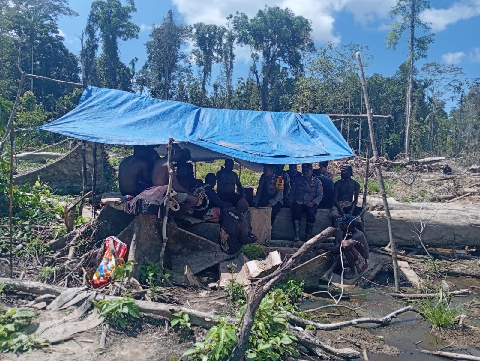Pertemuan Kapolsek Mimika Barat Jauh dan Warga Yapakopa