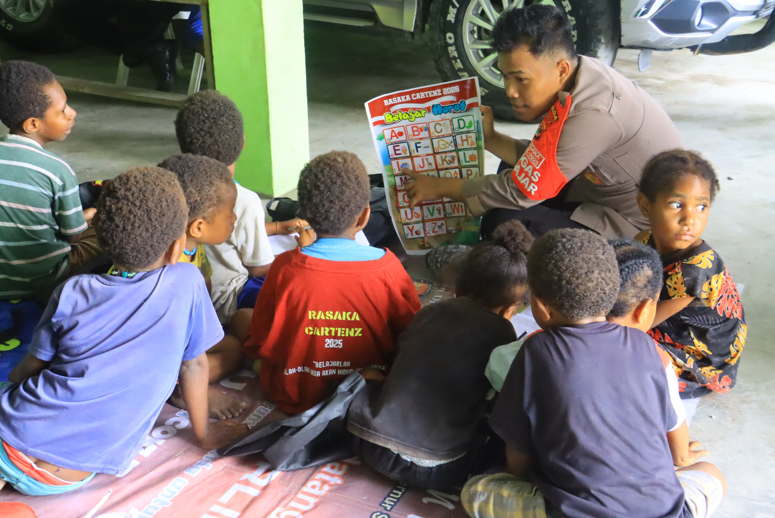 Satgas Si-Ipar Operasi Rasaka Cartenz 2025 Bangun Generasi Cerdas di Kabupaten Yalimo Melalui Program Belajar Bersama