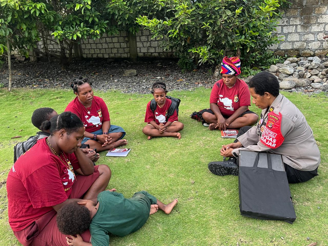 Subsatgas Si-Ipar Polres Jayapura Gelar Pembelajaran bagi Warga Kompleks Bahtera Hebron Doyo Baru