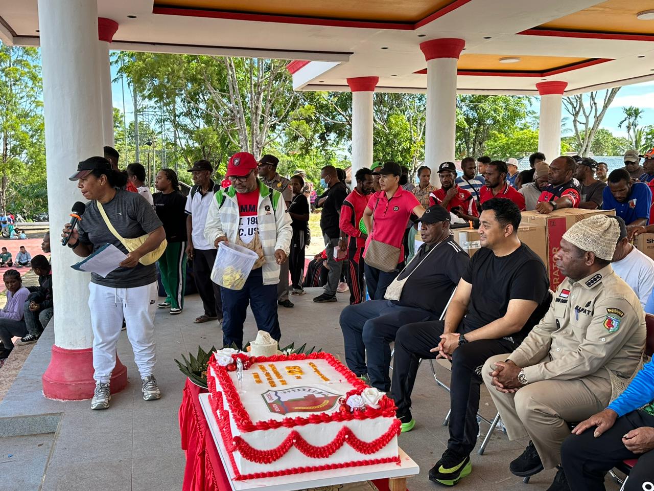 POLRES BOVEN DIGOEL KAWAL JALAN SEHAT HUT KABUPATEN BOVEN DIGOEL KE-23 TAHUN 2025