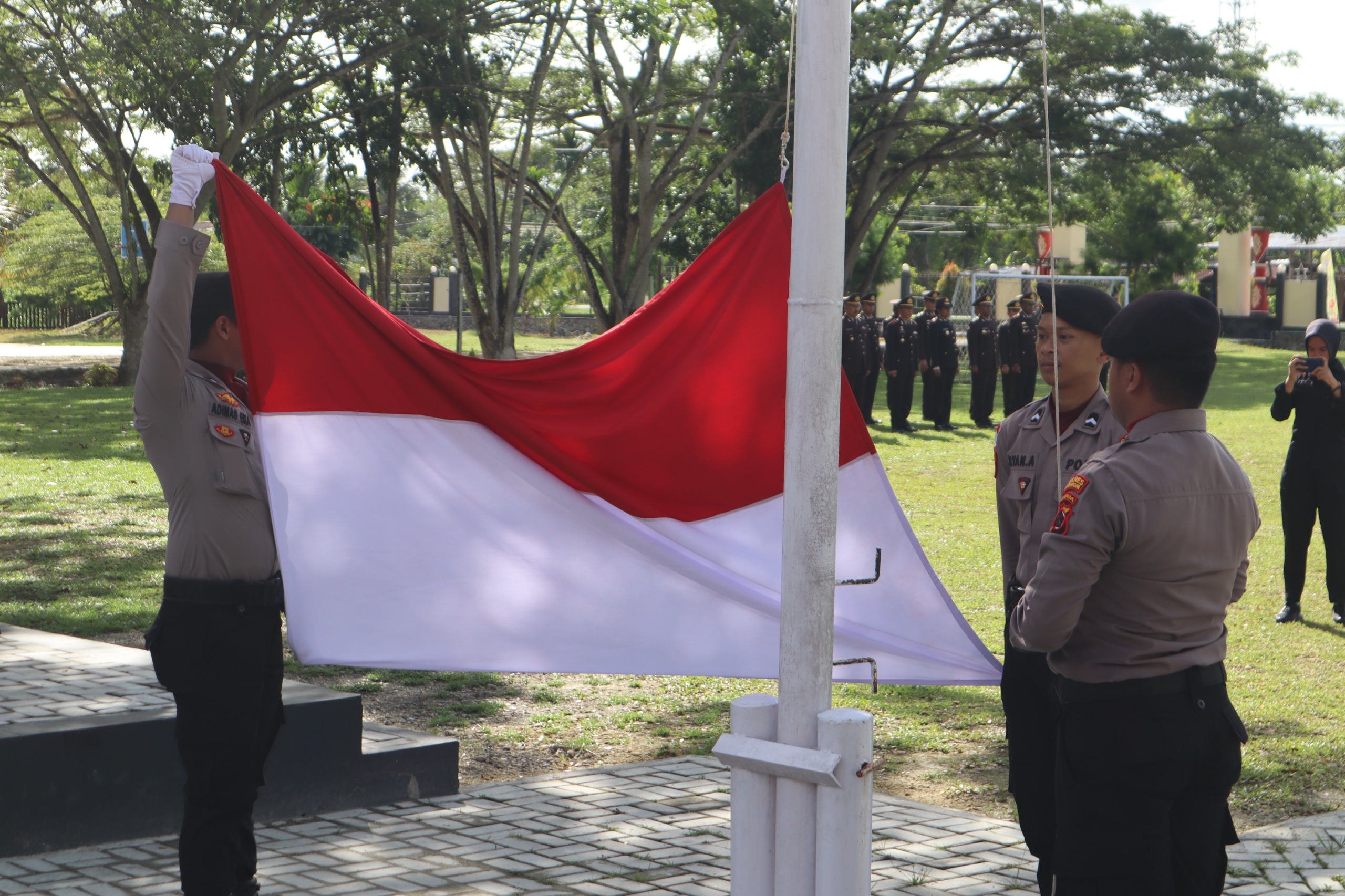 Polres Keerom Gelar Upacara Peringatan Hari Ibu ke-97 Tahun 2025