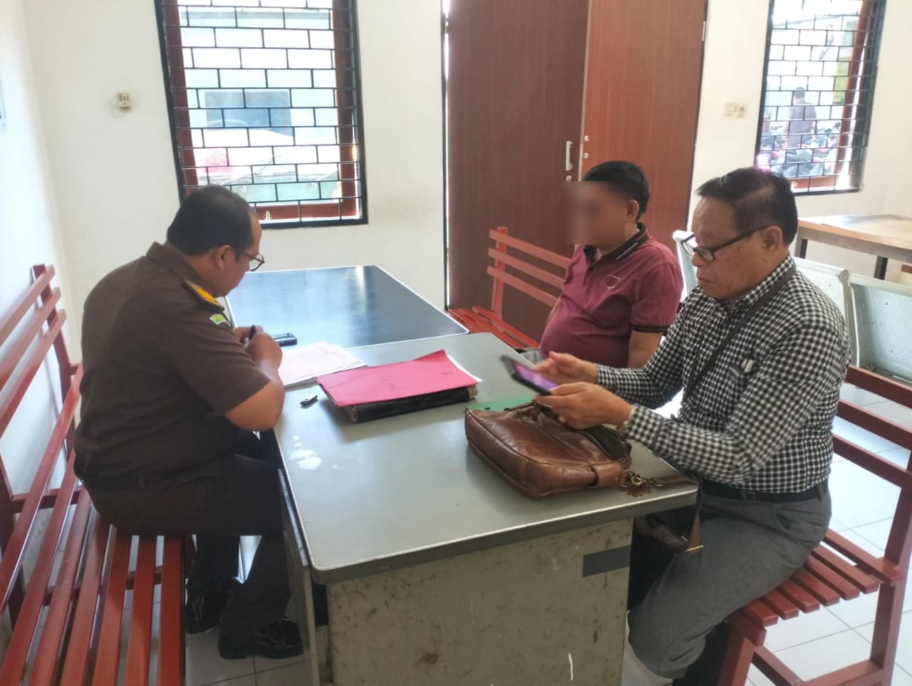 Sempat Masuk DPO, Tersangka Kasus Perzinahan Dilimpahkan ke Kejari Jayapura