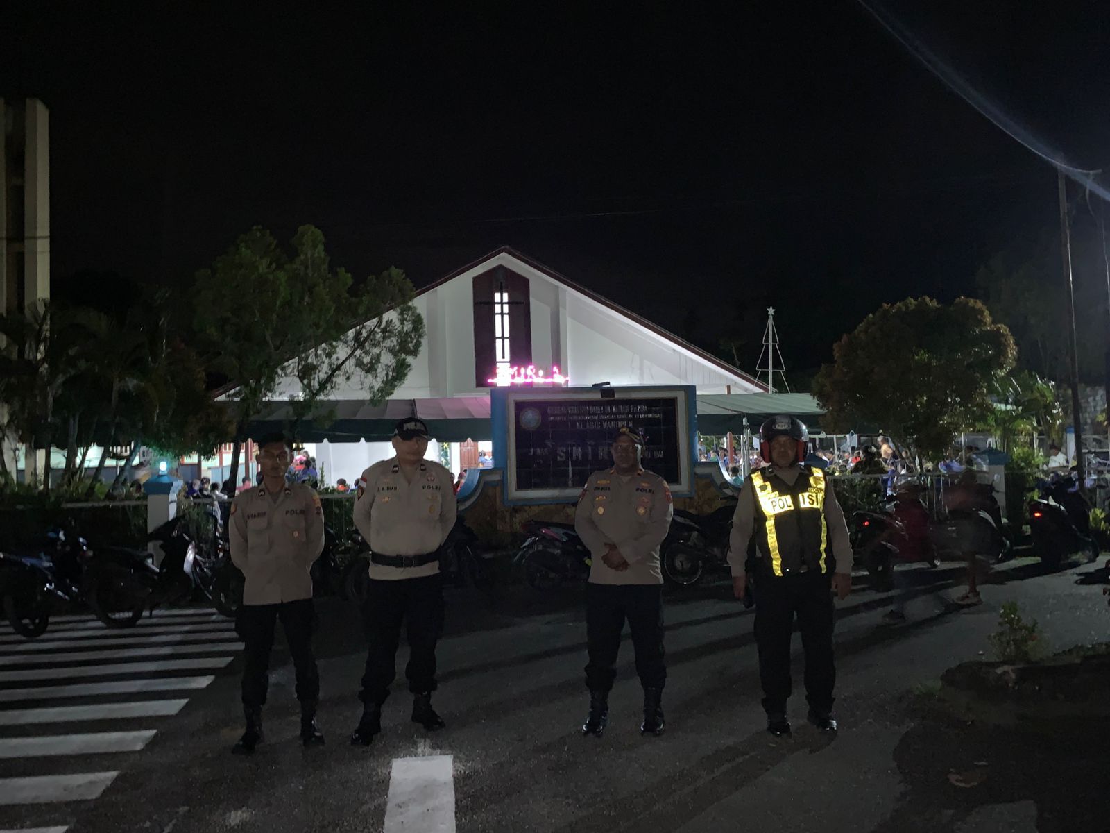 Jelang Pergantian Tahun, Polres Waropen Amankan Ibadah Kunci Tahun, Situasi Aman dan Kondusif