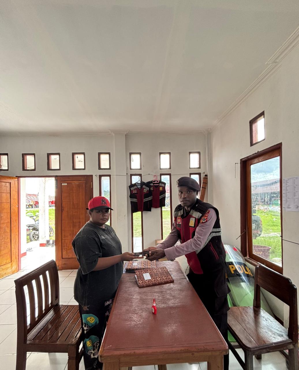 Respon Cepat Pos Shelter Polres Sarmi, Handphone Hasil Pencurian Berhasil Ditemukan