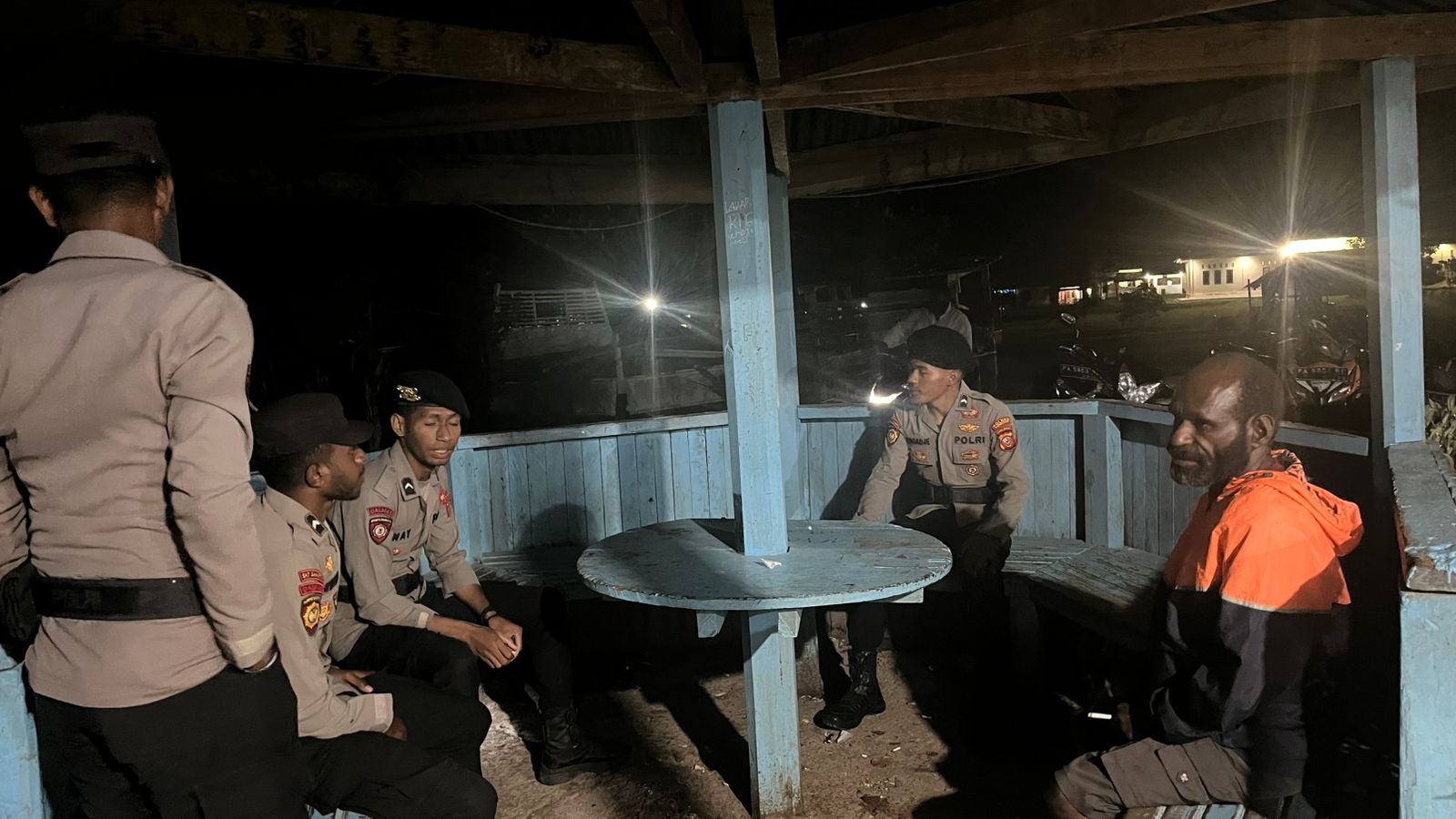 Patroli Humanis Sat Samapta Polres Mamberamo Tengah Perkuat Kamtibmas