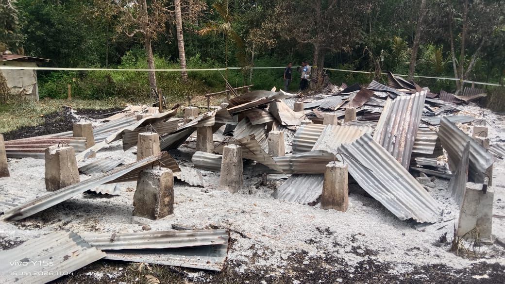 Kebakaran Rumah di Kampung Fafai, Polsek Masirei Lakukan Olah TKP dan Periksa Saksi-Saksi