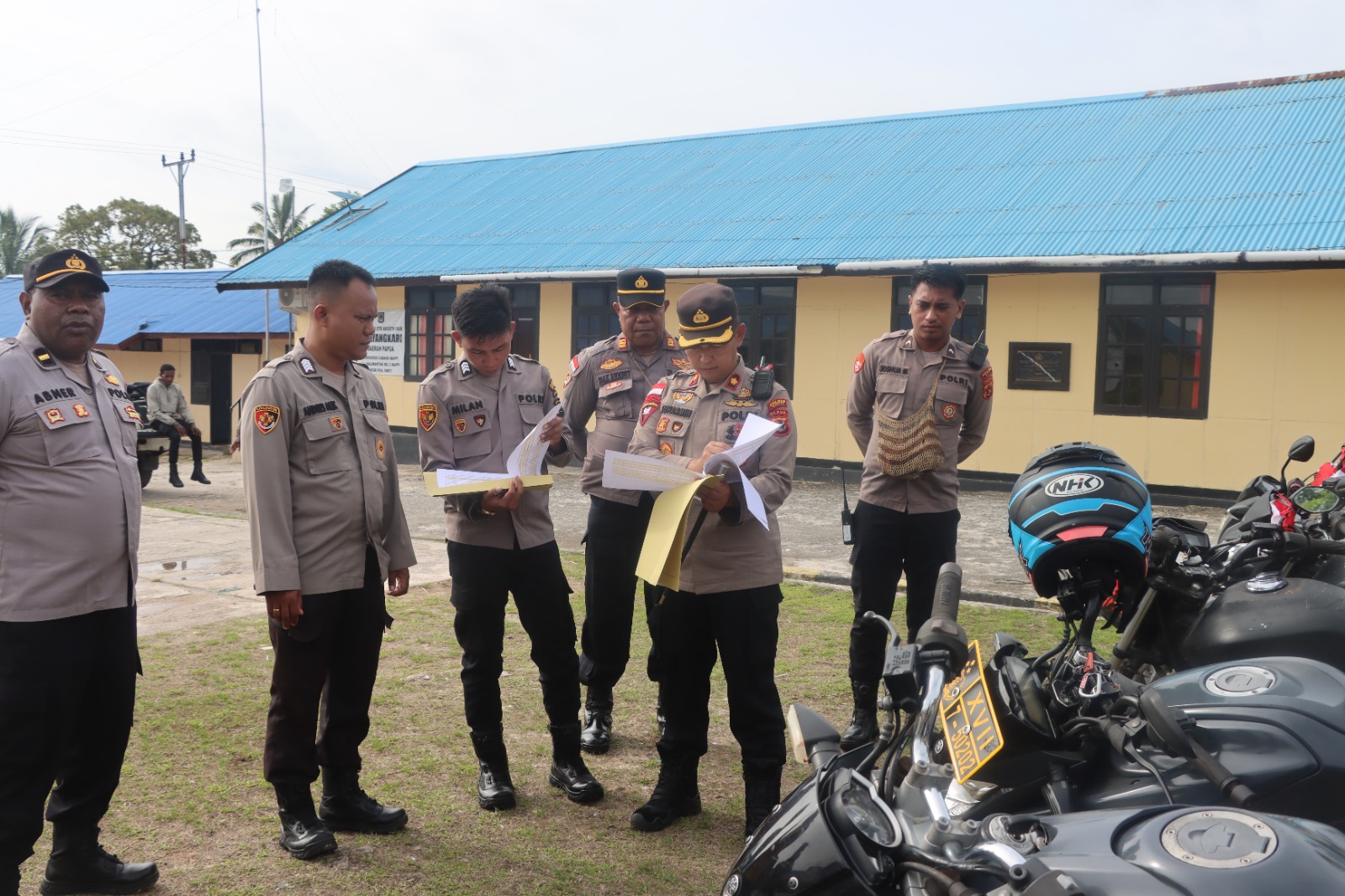 Apel Kendaraan Dinas, Kapolres Mappi Tekankan Perawatan Dan Kelengkapan Berkendara.