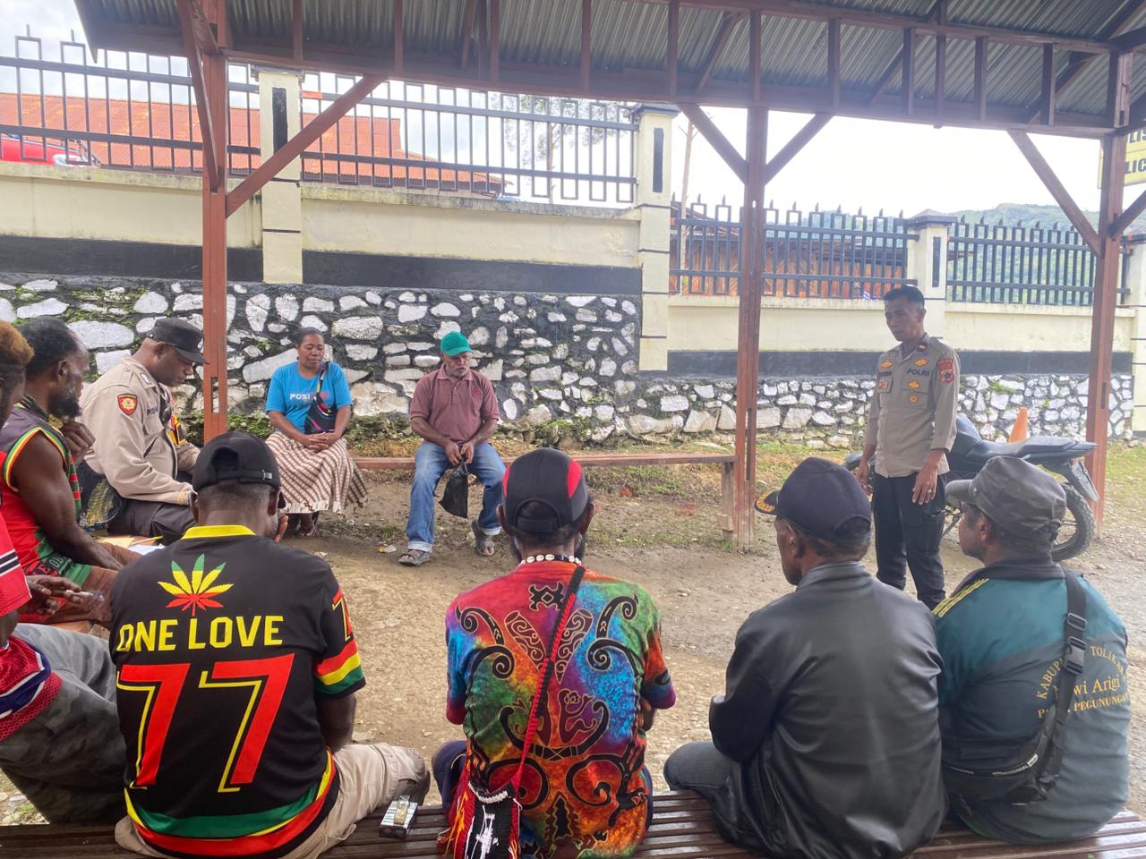 Sat Binmas Polres Tolikara Fasilitasi Mediasi Kasus Pemukulan, Disepakati Denda Adat dan Pertemuan Lanjutan