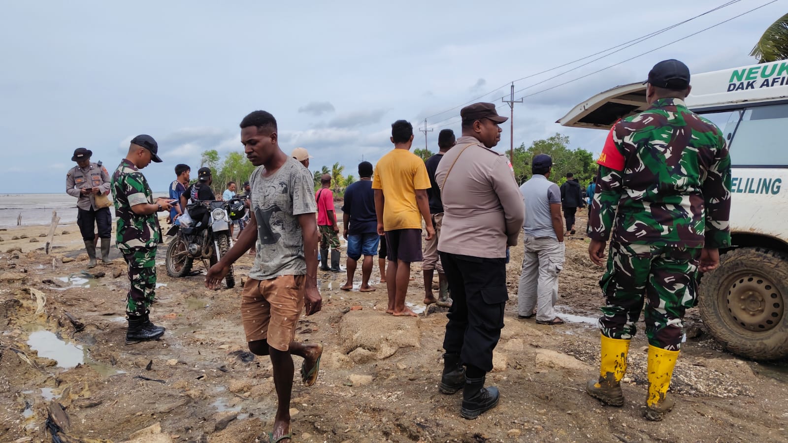 Polsek Naukenjerai Bersama Aparat Gabungan Cari Korban KM Bintang Laut yang Tenggelam