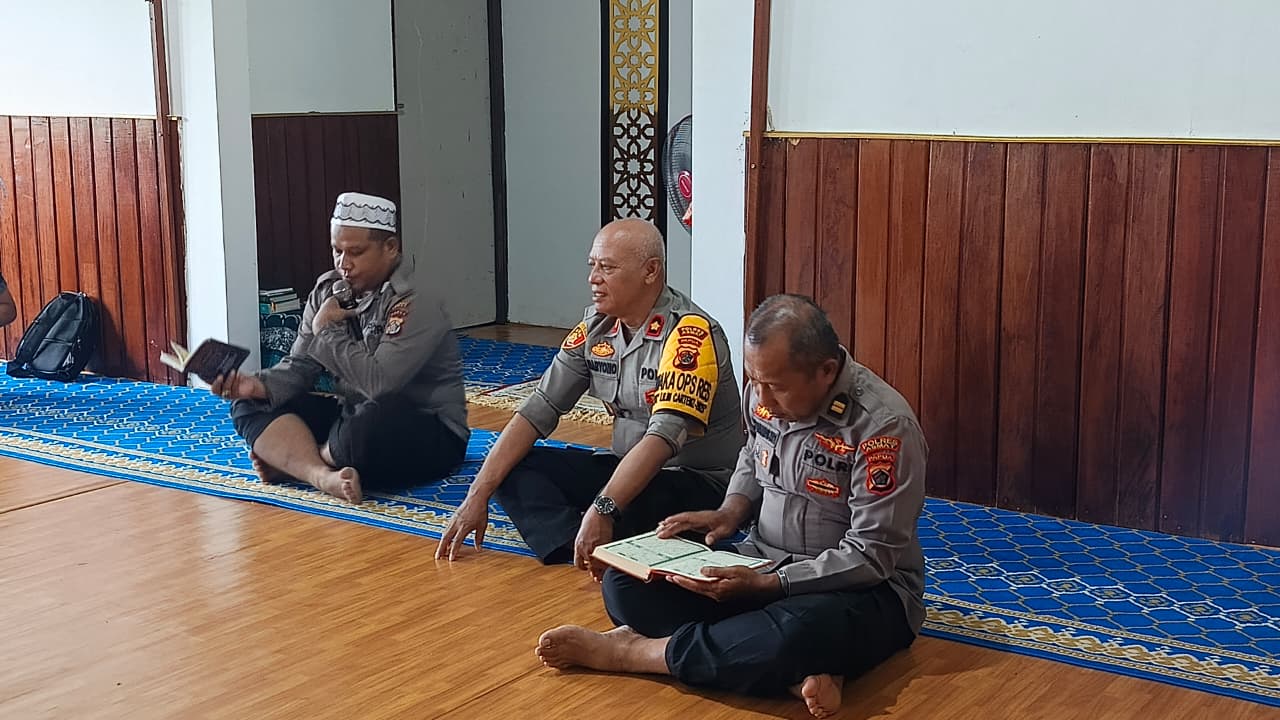 Membentuk Karakter Polri yang Humanis dan Profesional Melalui Binrohtal di Polres Asmat.