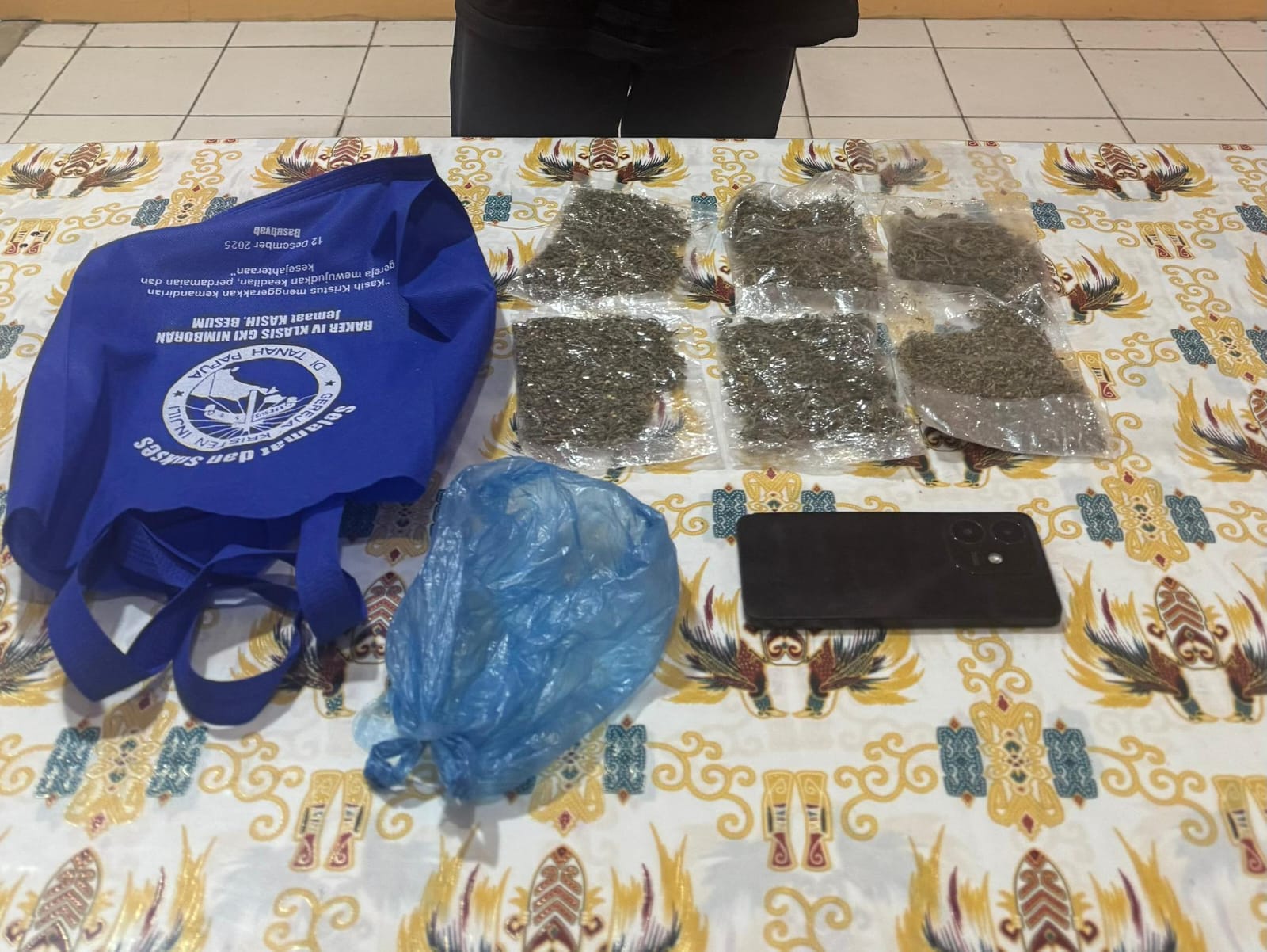 Sat Resnarkoba Polres Jayapura Tangkap Pelaku Kepemilikan Ganja di Parkiran Hotel Suni Sentani
