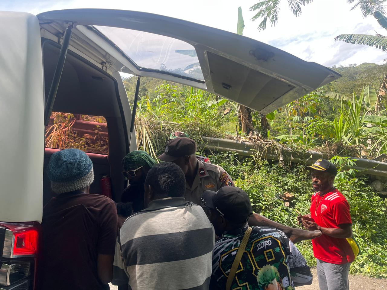 Laka Tunggal di Kali Kambo Distrik Kelila, Polisi Evakuasi Korban Luka-luka