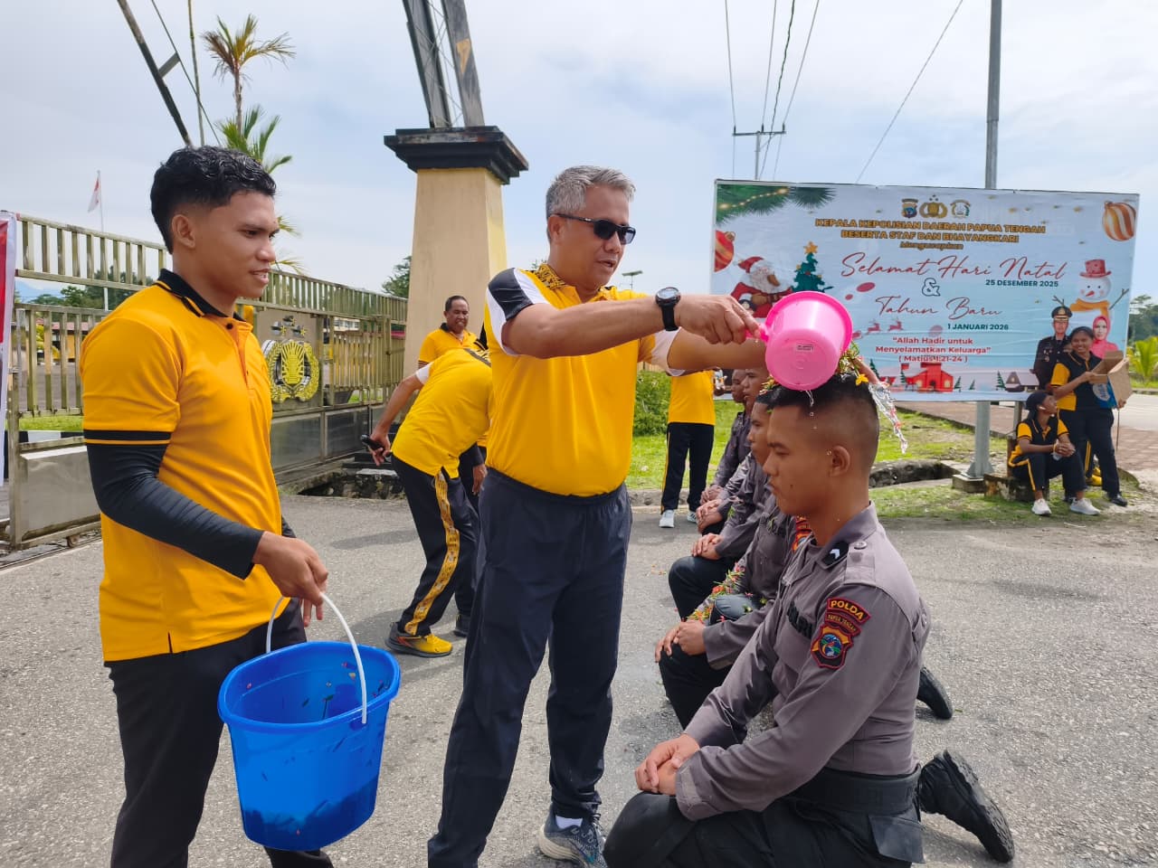 Polres Mimika Lakukan Tradisi Penjemputan Bintara Baru