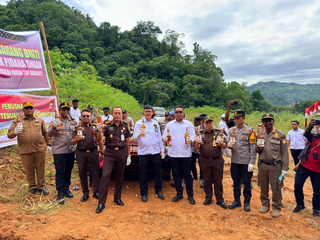 ‎Polresta Musnahkan Miras Ilegal Bernilai Ratusan Juta Rupiah, Tegaskan Komitmen Wujudkan Kamtibmas Kondusif