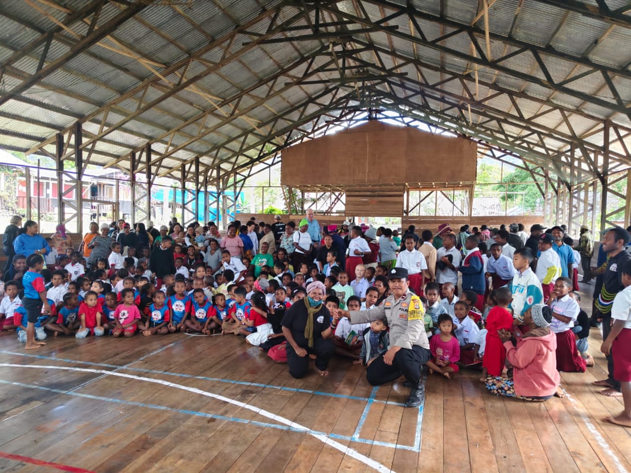 Polsek Bokondini Hadiri Rapat Pertemuan Orang Tua Murid di Sekolah OP Anggen