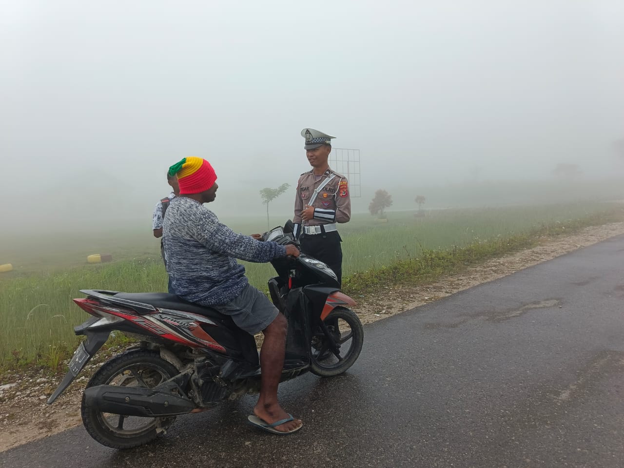 Sat Lantas Polres Mamberamo Tengah Gelar Strong Point Pagi, Berikan Teguran Humanis kepada Pelanggar