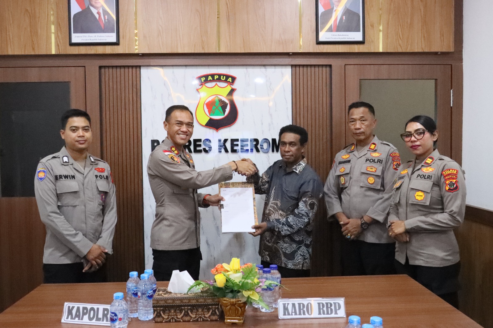 Wujudkan Pengelolaan Anggaran yang Transparan, Polres Keerom Teken Kontrak ULP Non Organik dan Makanan Tahanan