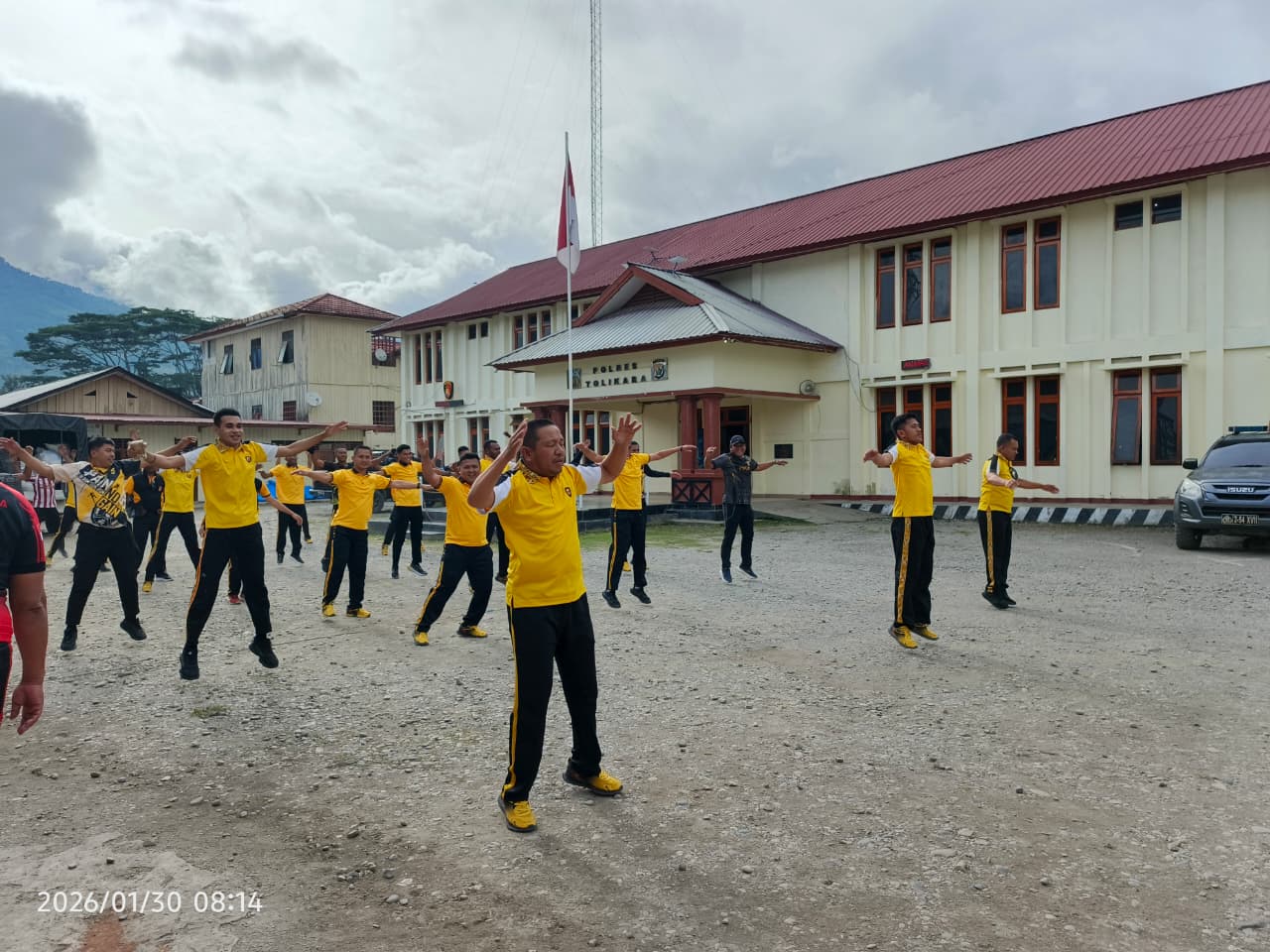 Wujudkan Personel Sehat dan Prima, Polres Tolikara Rutin Olahraga Pagi